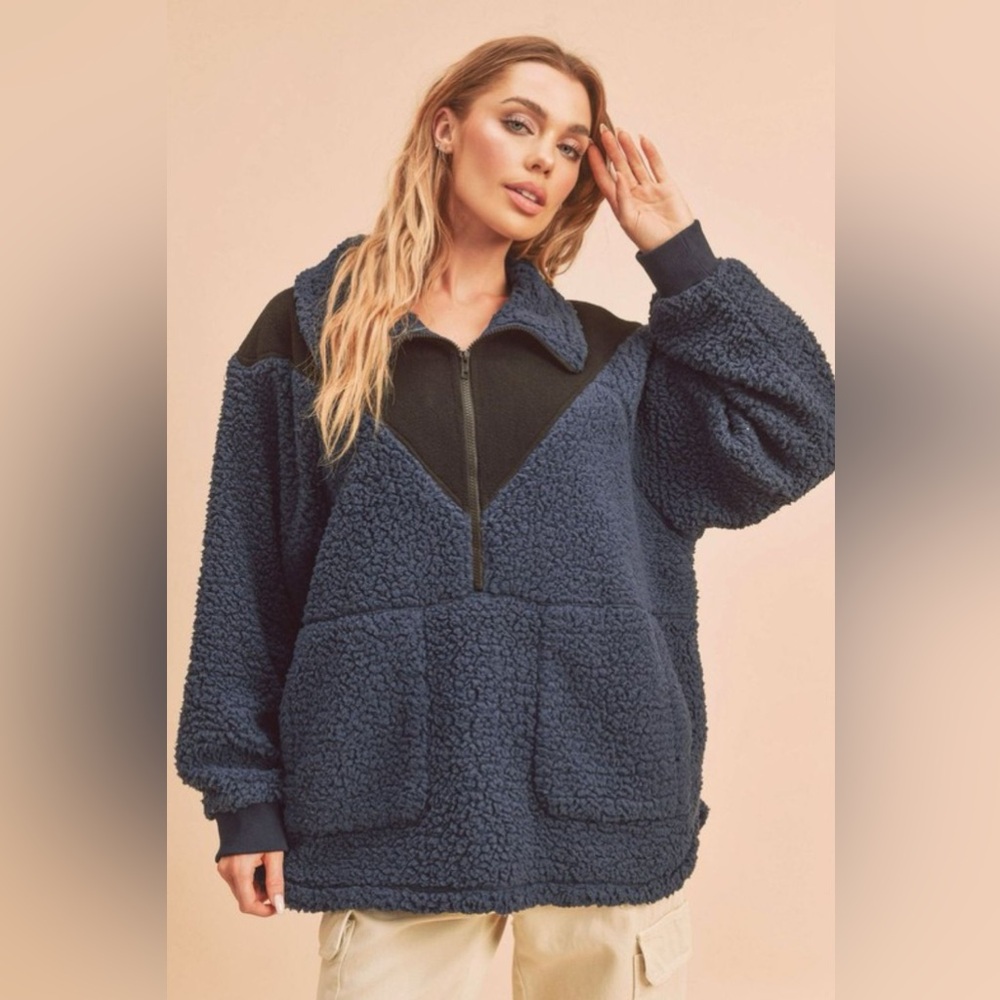 Aemi+Co Two Tone Half Zip Fleece Sweatshirt